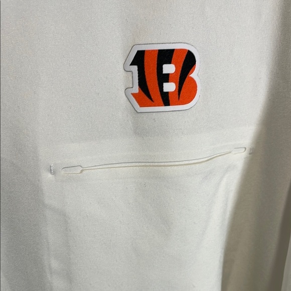 Nike White Polo Shirt with Bengals Cincinnati NFL Logo - Picture 3 of 11